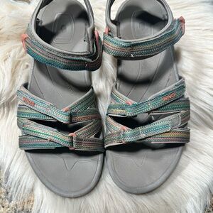 Teva Sage Outdoor Sandals with Open Toe Design